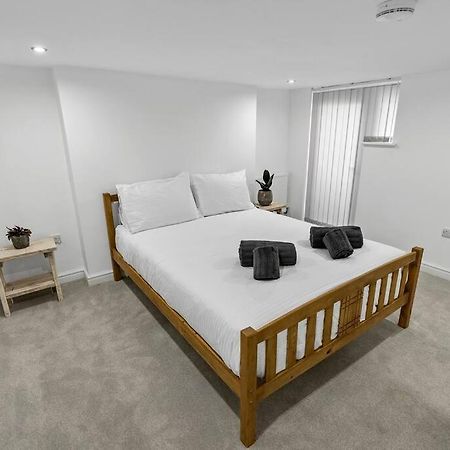 Newly Refurbed, Central Apartment With Free Parking And Hot Tub Lytham St. Annes Eksteriør bilde