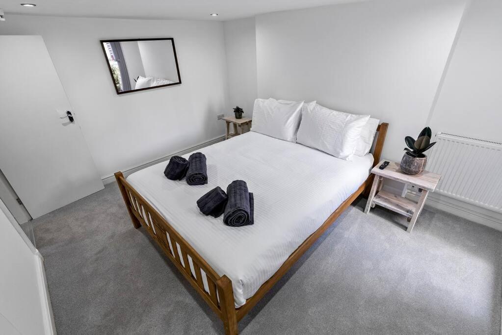 Newly Refurbed, Central Apartment With Free Parking And Hot Tub Lytham St. Annes Eksteriør bilde