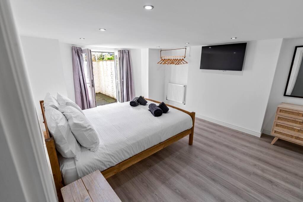 Newly Refurbed, Central Apartment With Free Parking And Hot Tub Lytham St. Annes Eksteriør bilde